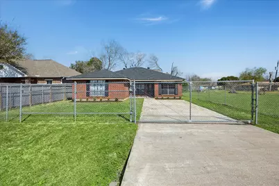 3513 Barberry Drive, Houston, TX 77051 - Photo 2