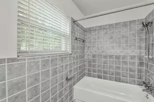 6923 Triola Ln, Houston, TX 77074 - Photo 14