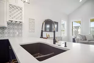 1834 Redfish Ln, Crystal Beach, TX 77650 - Photo 8