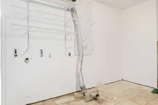 2302 Green Knoll Dr, Houston, TX 77067 - Photo 12