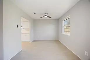 2302 Green Knoll Dr, Houston, TX 77067 - Photo 8