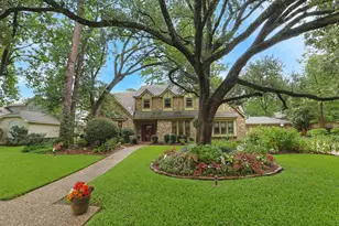 6719 Walton Heath Dr, Houston, TX 77069 - Photo 2