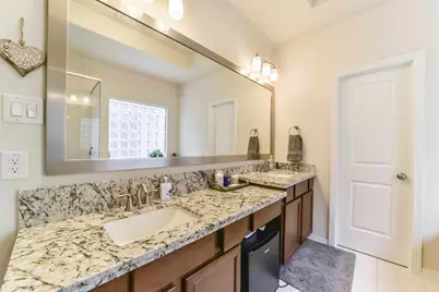 1517 Miles Oaks Place, Houston, TX 77043 - Photo 22