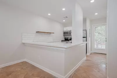3300 Yorktown Street #17, Houston, TX 77056 - Photo 2