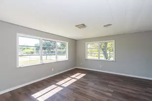 1230 W 4th St, Freeport, TX 77541 - Photo 14