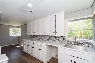 1230 W 4th St, Freeport, TX 77541 - Photo 20