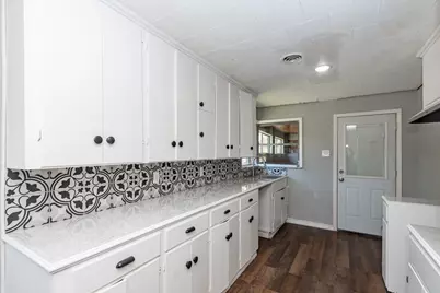 1230 W 4th Street, Freeport, TX 77541 - Photo 18