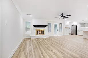 2207 S Palm Ct, Pasadena, TX 77502 - Photo 6