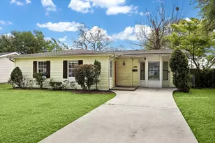 1517 Wayside Dr, Texas City, TX 77590 - Photo 1