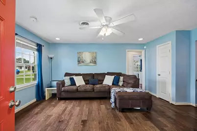 1517 Wayside Drive, Texas City, TX 77590 - Photo 2
