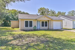1007 Plum St, La Marque, TX 77568 - Photo 2