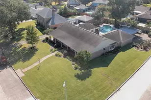 18502 Vinland Dr, Nassau Bay, TX 77058 - Photo 4