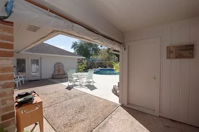 18502 Vinland Drive, Nassau Bay, TX 77058 - Photo 38