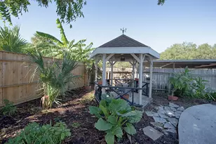 18502 Vinland Dr, Nassau Bay, TX 77058 - Photo 44