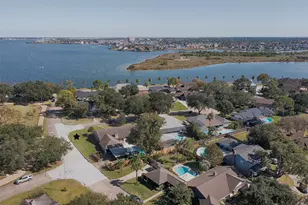 18502 Vinland Dr, Nassau Bay, TX 77058 - Photo 46