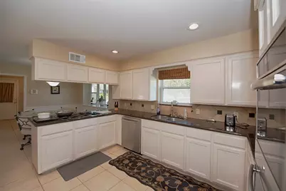 18502 Vinland Drive, Nassau Bay, TX 77058 - Photo 14