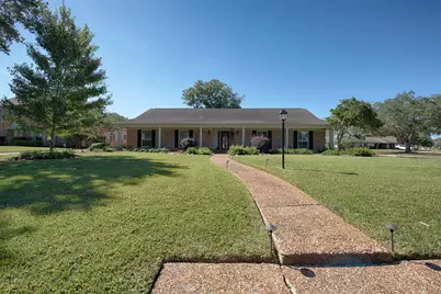 18502 Vinland Drive, Nassau Bay, TX 77058 - Photo 6