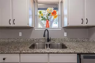 502 Bellmar Ln, Friendswood, TX 77546 - Photo 8