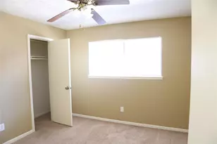 2215 Silver Falls Dr, Houston, TX 77339 - Photo 10