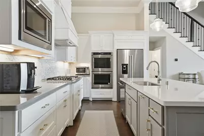 3722 Somerset York Lane, Houston, TX 77055 - Photo 4