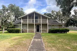 2109 Riverside Dr, West Columbia, TX 77486 - Photo 1