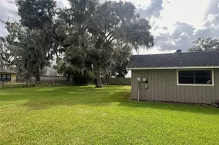 2109 Riverside Dr, West Columbia, TX 77486 - Photo 6