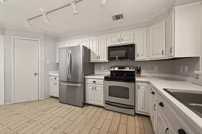 10807 Oasis Drive, Houston, TX 77096 - Photo 8