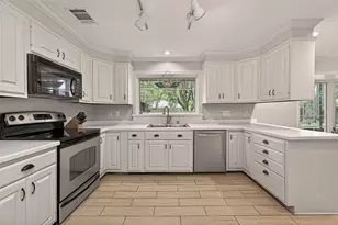 10807 Oasis Dr, Houston, TX 77096 - Photo 4
