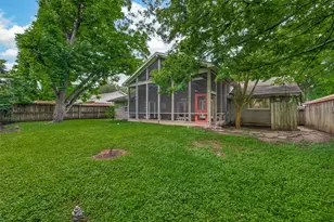 10807 Oasis Dr, Houston, TX 77096 - Photo 40