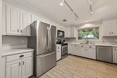 10807 Oasis Drive, Houston, TX 77096 - Photo 6