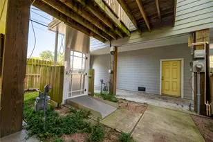 913 Moody Ave, Galveston, TX 77550 - Photo 6