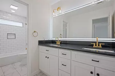 284 Mossy Meadow Drive, West Columbia, TX 77486 - Photo 6