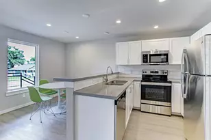 645 E 11th 1/2 St, Houston, TX 77008 - Photo 1