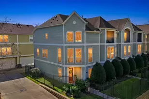 1250 W 18th St, Houston, TX 77008 - Photo 2