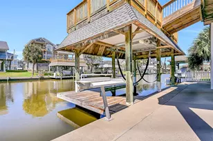 12836 E Madrid Rd, Galveston, TX 77554 - Photo 40