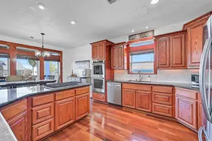 12836 E Madrid Rd, Galveston, TX 77554 - Photo 10