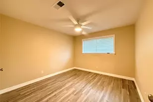602 Cole St, Webster, TX 77598 - Photo 14