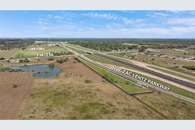 18804 Zac Lentz Parkway, Victoria, TX 77905 - Photo 8