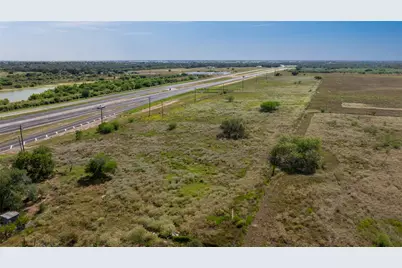 18804 Zac Lentz Parkway, Victoria, TX 77905 - Photo 22