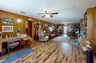 409 W Morgan St, Franklin, TX 77856 - Photo 6
