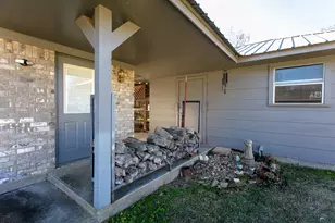 409 W Morgan St, Franklin, TX 77856 - Photo 26
