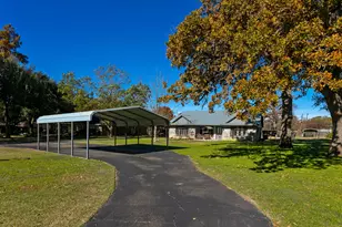 409 W Morgan St, Franklin, TX 77856 - Photo 4