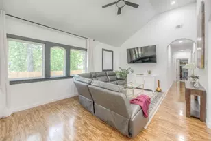 193 Alibi Ln, Livingston, TX 77351 - Photo 6