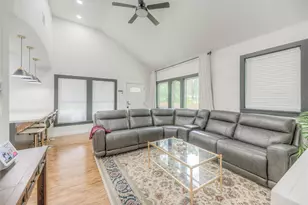 193 Alibi Ln, Livingston, TX 77351 - Photo 2