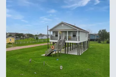 1124 Overton Avenue, Port Bolivar, TX 77650 - Photo 2