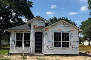 2310 Fitz Lee St, Waller, TX 77484 - Photo 6
