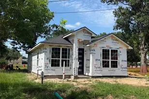 2310 Fitz Lee St, Waller, TX 77484 - Photo 10