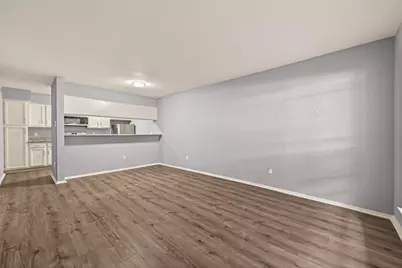 7313 Gulf Freeway #904, Houston, TX 77017 - Photo 4