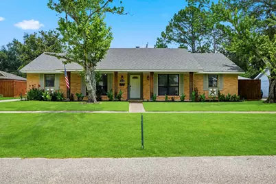2110 Oceanview Drive, Seabrook, TX 77586 - Photo 1