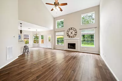13426 Summer Villa Lane, Houston, TX 77044 - Photo 10